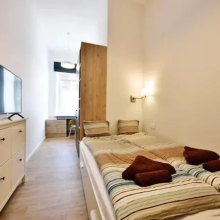 Domillion 3bdr 2bath New W Free Parking V1020 公寓 *